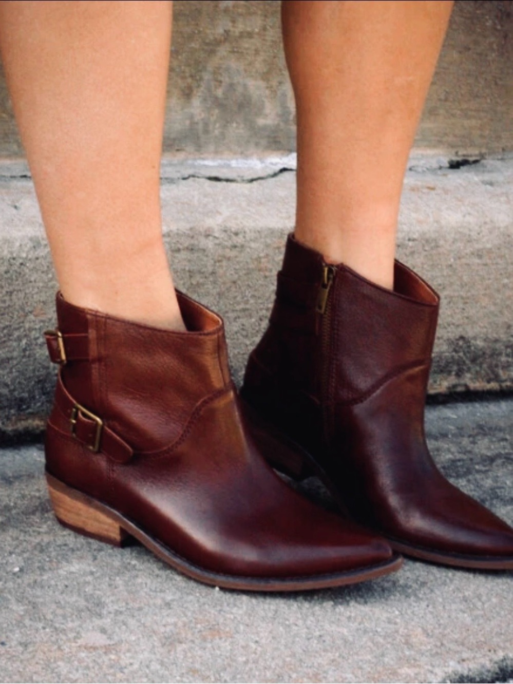 Lucky Brand CAELYN Inside Zip Ankle Bootie Sz 9.5M Brown Pebbled Leather Moto